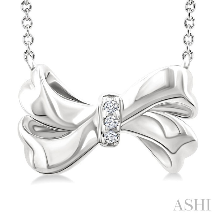 1/50 Ctw Bow Round Cut Diamond Fashion Pendant With Chain in Sterling Silver