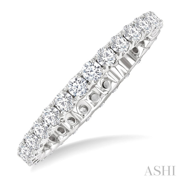 1 Ctw Round Cut Diamond Eternity Wedding Band in 14K White Gold