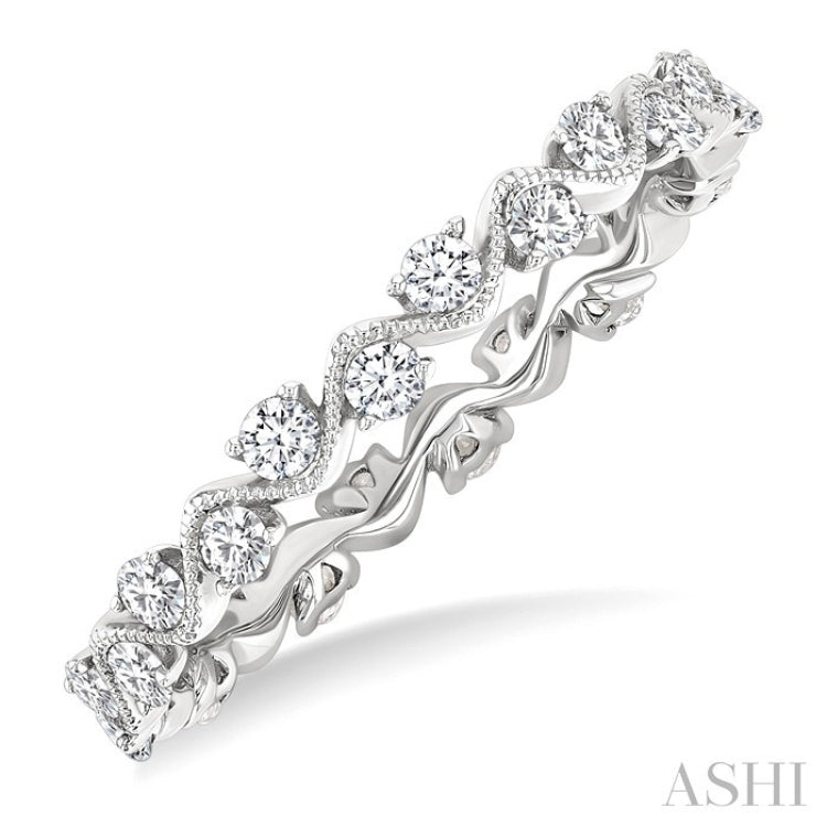 5/8 Ctw Curvy Zig-Zag Round Cut Diamond Eternity Wedding Band in 14K White Gold