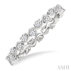 5/8 Ctw Curvy Zig-Zag Round Cut Diamond Eternity Wedding Band in 14K White Gold
