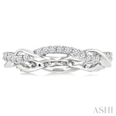 1/2 Ctw Twisted Round Cut Diamond Eternity Wedding Band in 14K White Gold