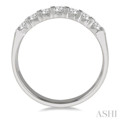 3/4 Ctw 7 Stone Round Cut Diamond Wedding Band in 14K White Gold