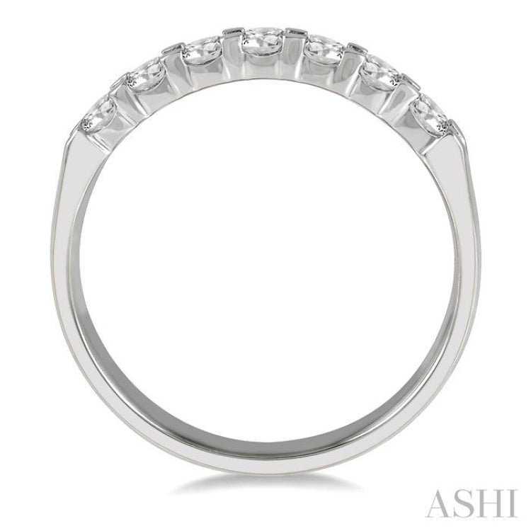 1/2 Ctw 7 Stone Round Cut Diamond Wedding Band in 14K White Gold