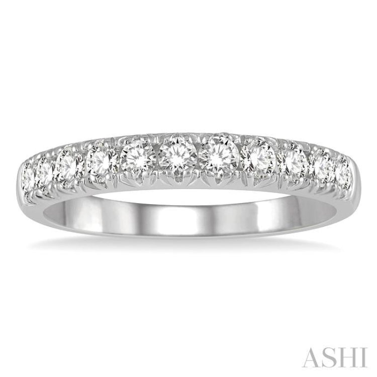 1/2 Ctw 11 Stone Round Cut Diamond Wedding Band in 14K White Gold