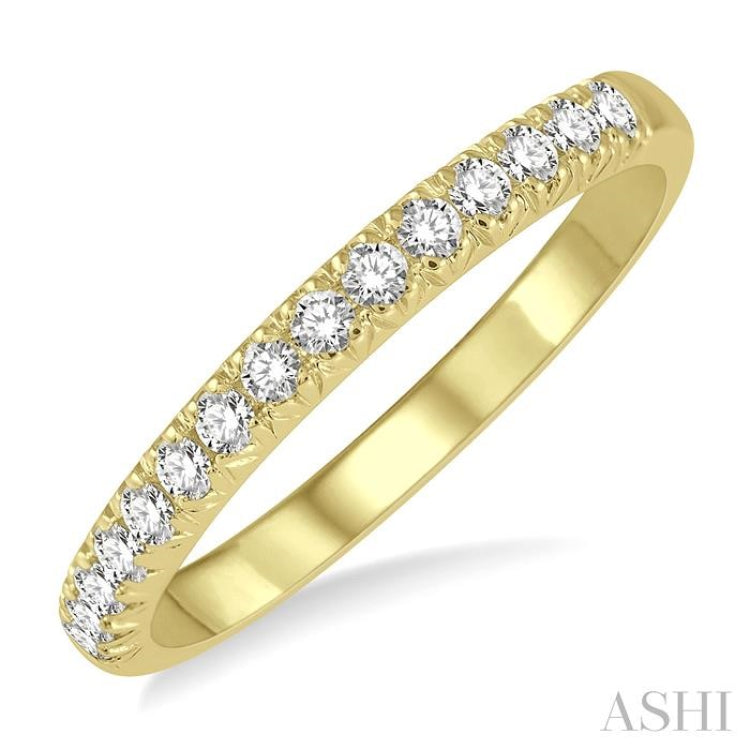 1/4 Ctw 15Stones Round Cut Diamond Wedding Band in 14K Yellow Gold