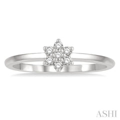 1/8 Ctw Floral Motif Round Cut Diamond Petite Fashion Ring in 10K White Gold