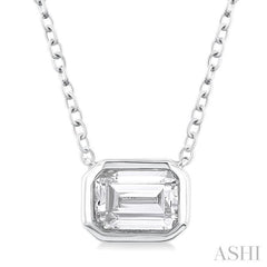 1/4 Ctw Emerald Pie Cut Diamond Fashion Pendant With Chain in 14K White Gold