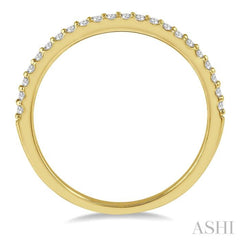 1/6 Ctw Round Cut Diamond Wedding Band in 14K Yellow Gold