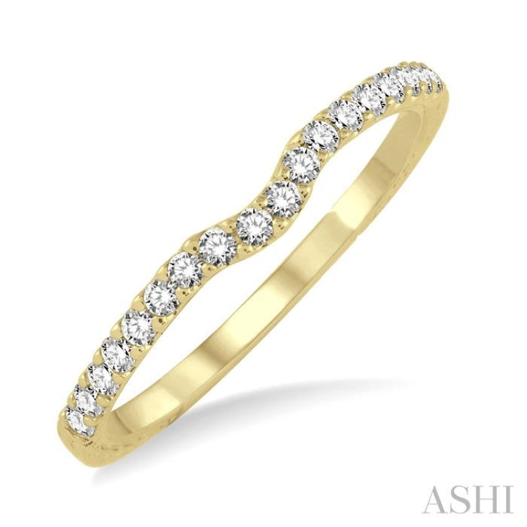 1/5 Ctw Round Cut Diamond Wedding Band in 14K Yellow Gold