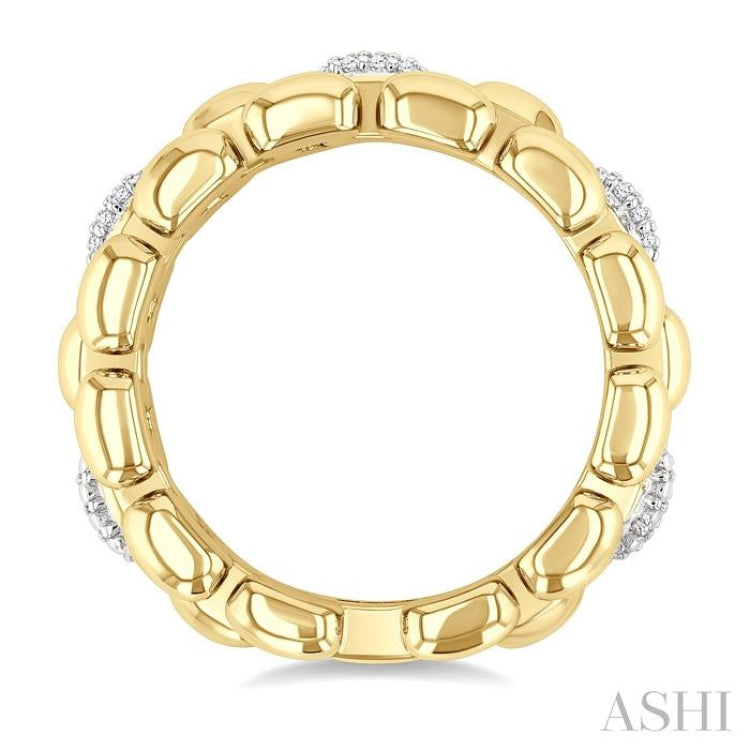 1/10 Ctw Bold Panther Link Round Cut Diamond Fashion Ring in Yellow Gold Vermeil