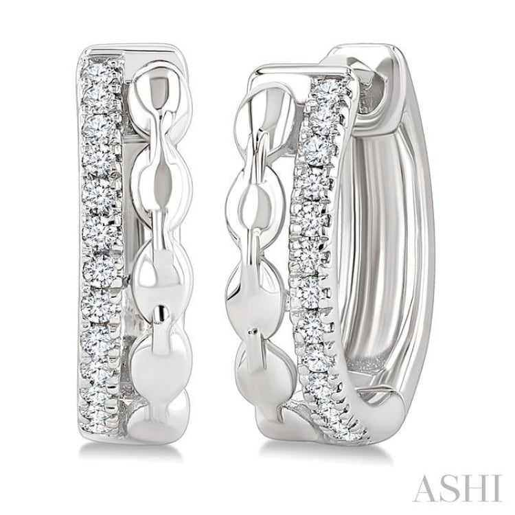 1/10 Ctw Round Cut Diamond Open Link Petite Huggie Earrings in 10K White Gold