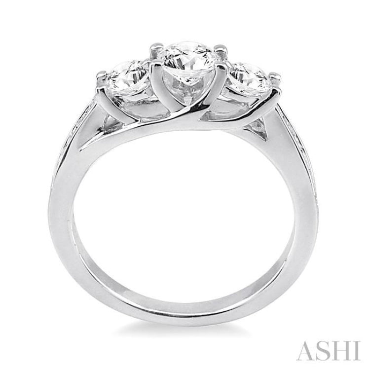 1/2 Ctw Diamond Engagement Ring with 1/4 Ct Round Cut Center Stone in 14K White Gold