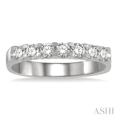 3/4 Ctw 7 Stone Round Cut Diamond Wedding Band in 14K White Gold