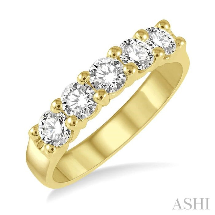 1 Ctw 5 Stone Round Cut Diamond Wedding Band in 14K Yellow Gold