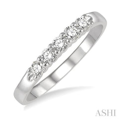 1/4 Ctw 5 Stone Round Cut Diamond Wedding Band in 14K White Gold