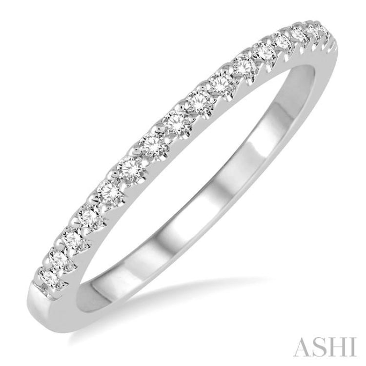 1/6 Ctw Round Cut Diamond Wedding Band in 14K White Gold