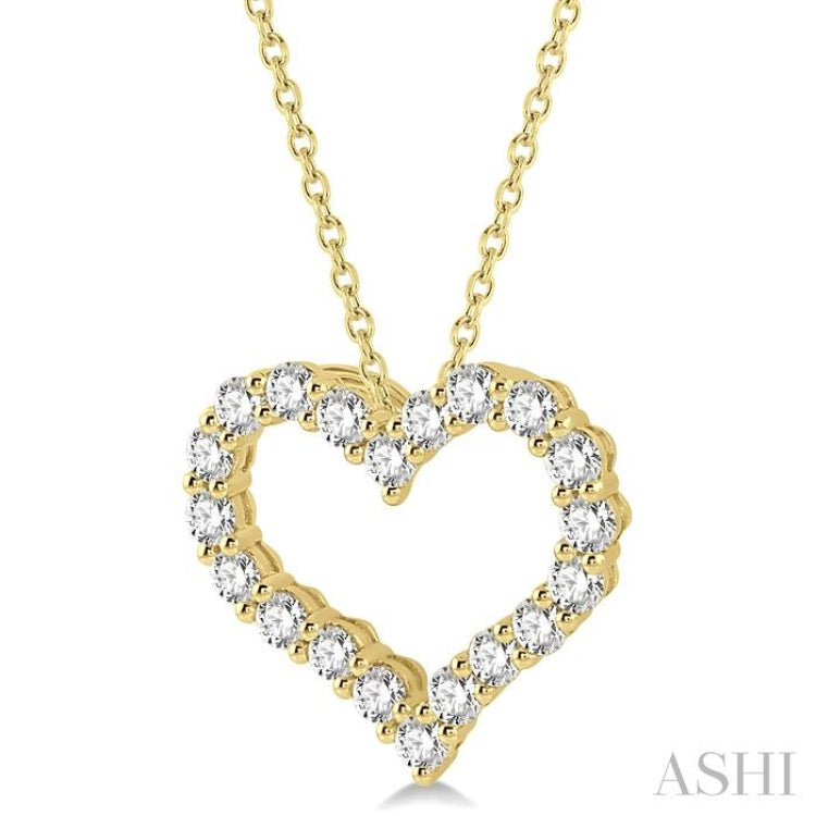 1 1/2 Ctw Heart Shape Round Cut Diamond Pendant With Chain in 14K Yellow Gold