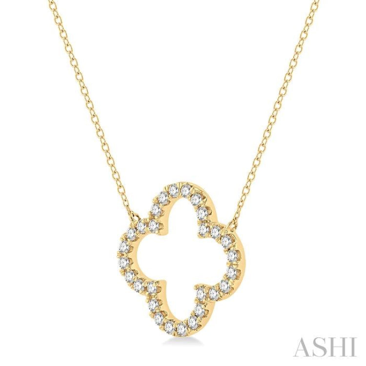 3/4 Ctw Clover Round Cut Diamond Pendant With Chain in 14K Yellow Gold