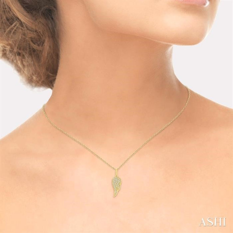 1/6 Ctw Petite Angel Wing Round Cut Diamond Fashion Pendant With Chain in 10K Yellow Gold