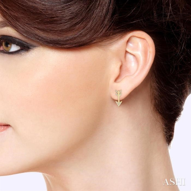 1/10 Ctw Petite Arrow Round Cut Diamond Fashion Stud Earring in 10K Yellow Gold
