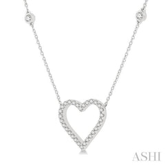 1/2 Ctw Round Cut Diamond Heart Fashion Station Necklace in 10K White Gold