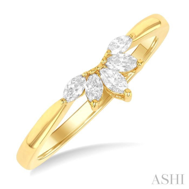 1/5 Ctw Marquise Cut Diamond Half Flower Motif Chevron Ring in 14K Yellow Gold
