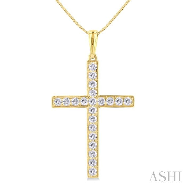 1/2 Ctw Round Cut Diamond Pave Set 1-Inch Plate Cross Pendant With Chain in 14K Yellow Gold